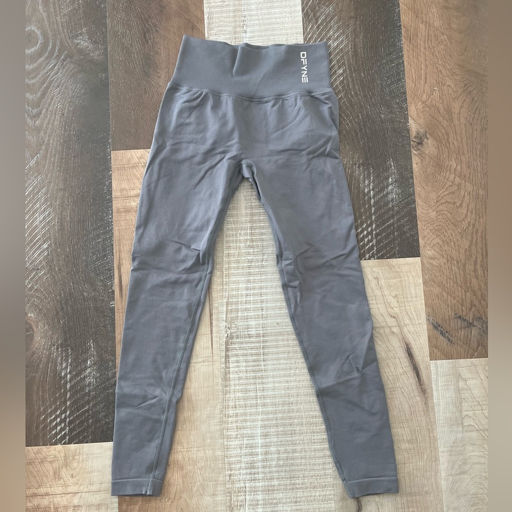 DFYNE grey legggings